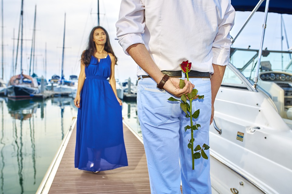 once-cosas-que-te-demuestran-que-un-hombre-esta-realmente-enamorado-de-ti-001