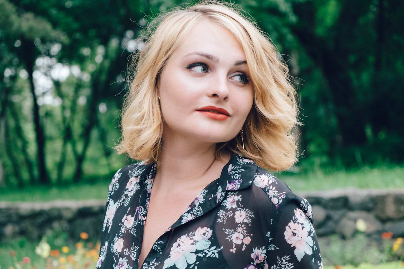 ser-guapa-podria-ser-la-razon-por-la-que-tus-relaciones-amorosas-fracasan-004