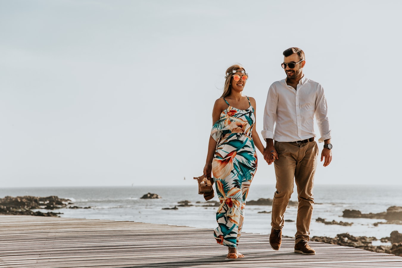 si-tu-pareja-te-deja-atras-cuando-estan-caminando-posiblemente-ya-no-te-ame-003
