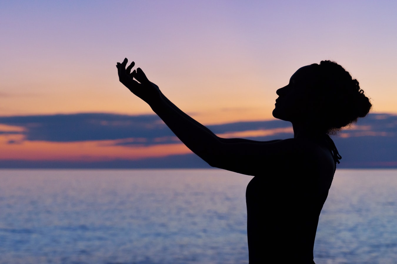 soltera-y-feliz-mujeres-que-aprovechan-su-solteria-para-viajar-son-las-mas-inteligentes-002