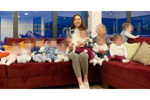 Mujer de 23 años desea tener 100 hijos, ¡Es madre de 11 bebés!