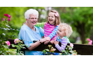 Los niños necesitan a sus abuelitas para crecer felices y saludables